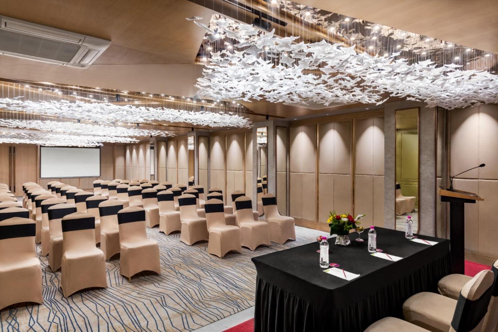 Ramada Encore By Wyndham Siliguri Sevoke Road Kültér fotó